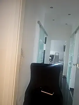 GymMoniMilf  live sex cam