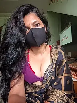 Shuttii_25  live sex cam