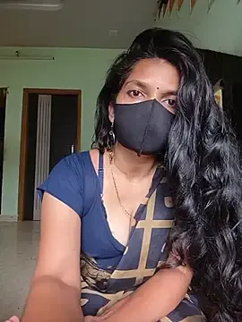 Shuttii_25  live sex cam