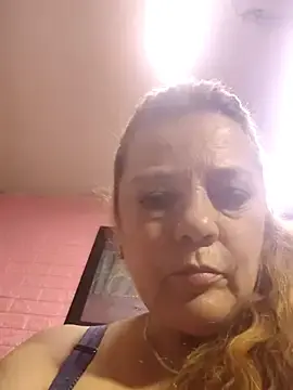 Karlaanqui1  live sex cam
