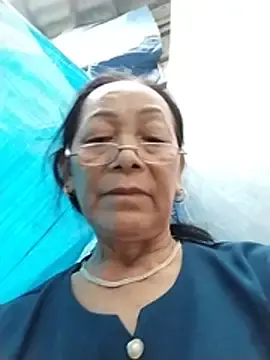 Mouth22  live sex cam