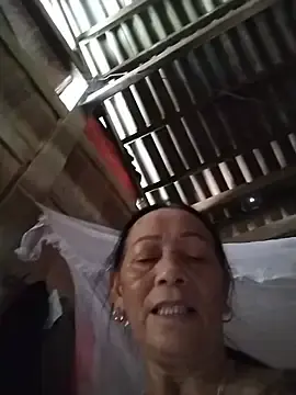 Mouth22  live sex cam