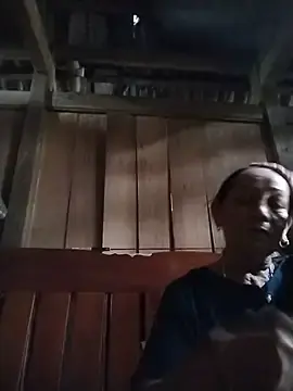 Mouth22  live sex cam