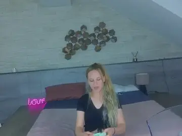 IceBlueBabe  live sex cam