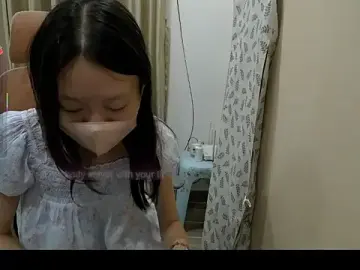 Lil-Cherry  live sex cam