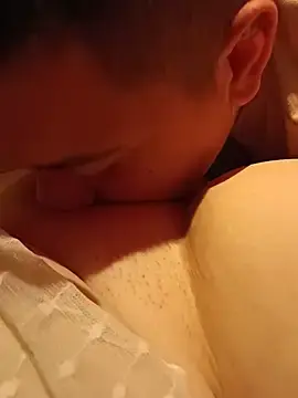 Valenyluci  live sex cam