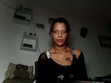 Prettyblueeyes420  live sex cam