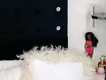 -Giselle-Reine-  live sex cam