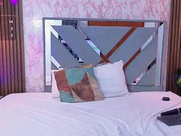 Mia_Pinkyy  live sex cam