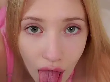 SunnivaCovil  live sex cam