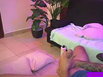 Calypso_and_g2  live sex cam