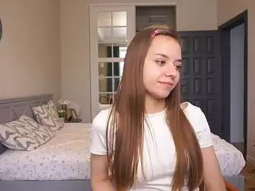 BrunaLinklater  live sex cam