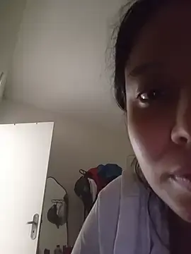 HilaryRusso32  live sex cam