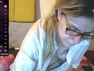 Ana_squirt69  live sex cam