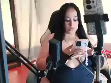 Curvy_Queen98  live sex cam