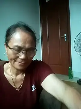 Vieekee  live sex cam
