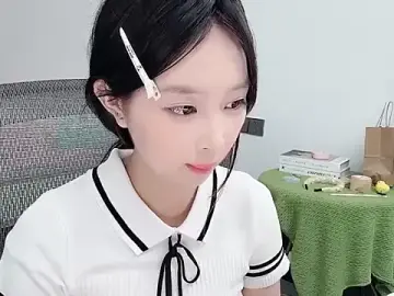 Yoyo33355  live sex cam