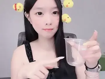 Yoyo33355  live sex cam