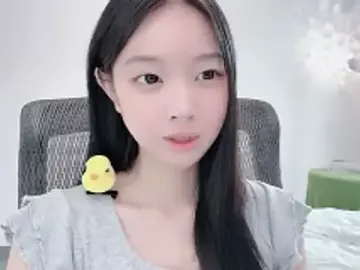 Yoyo33355  live sex cam