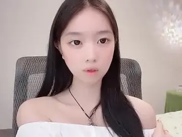Yoyo33355  live sex cam