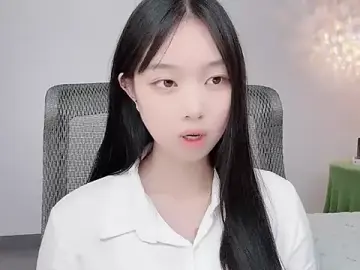 Yoyo33355  live sex cam