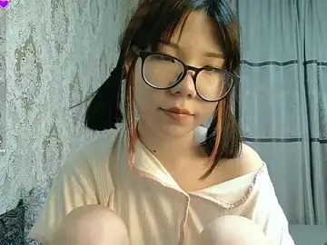 AprilOnilll  live sex cam