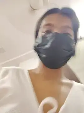 Mini-cutie  live sex cam