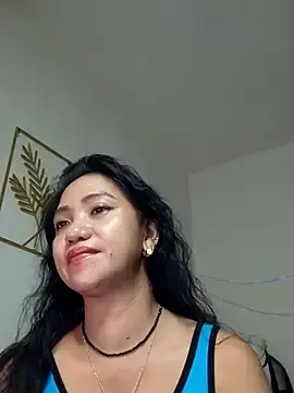 Tinahturndo  live sex cam