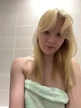 KoriMelon  live sex cam