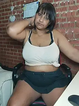 Lilybanx  live sex cam