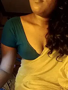 Tamil_Kavitha  live sex cam