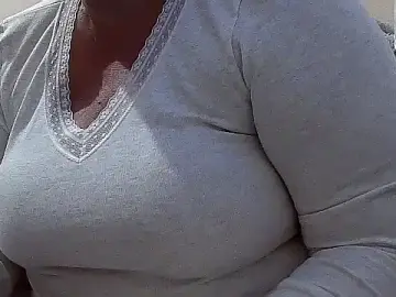 Busty-Callie48x  live sex cam
