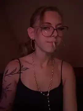 Lina-420  live sex cam