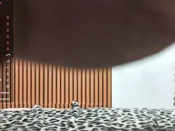 RavenOpaline  live sex cam