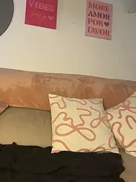 Rosieredxox  live sex cam