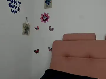Lizzie_c  live sex cam