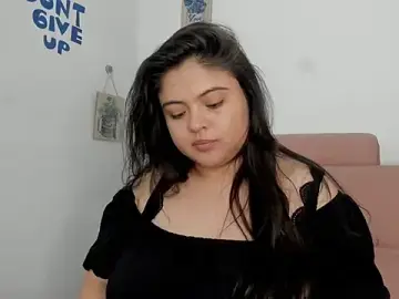 Lizzie_c  live sex cam