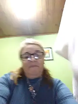 Momismilf544  live sex cam