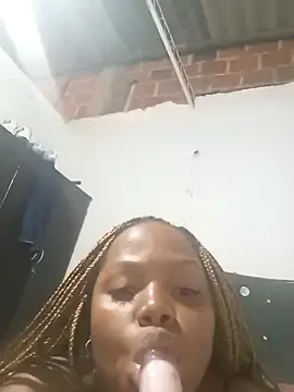 Yeimilanegra  live sex cam
