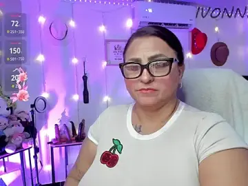 Ivonnee__  live sex cam