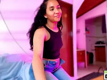 Lily_Owns  live sex cam
