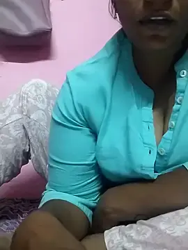 ShwetaTamil75  live sex cam