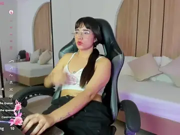 Asia_chips  live sex cam
