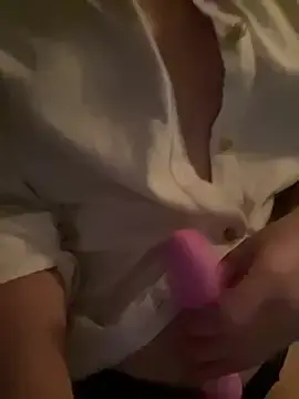 Cutieputiepiee  live sex cam