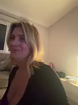 Axhughes  live sex cam