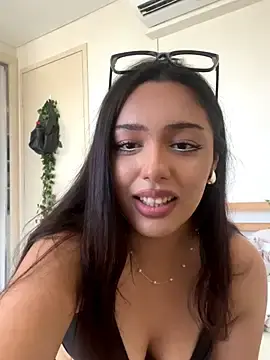 Chloerossi18  live sex cam