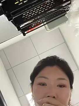 Milkwine  live sex cam