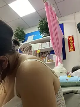 Milkwine  live sex cam