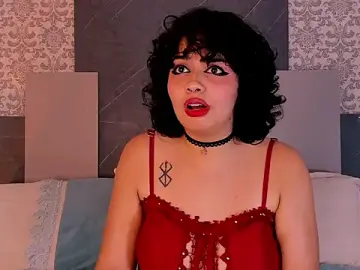 HornetNoir  live sex cam