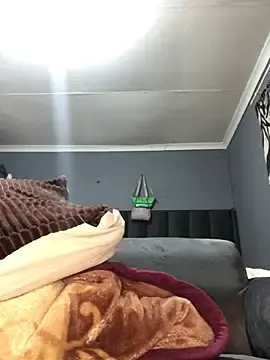 NaughtyShawdy1  live sex cam